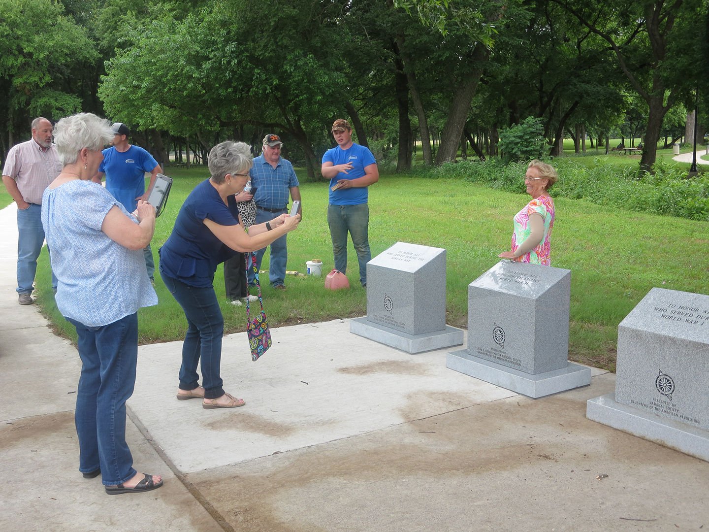 WEB monument 3.jpg